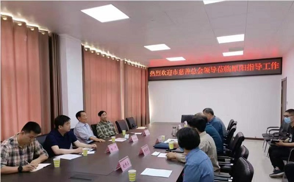 4月21至29日,新乡市慈善总会常务副会长刘林成,副会长胡一明一行,先后