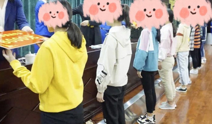 困难女童-3.jpg