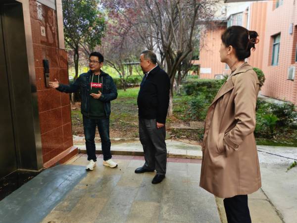 黄石_副本.png 黄石_副本.png