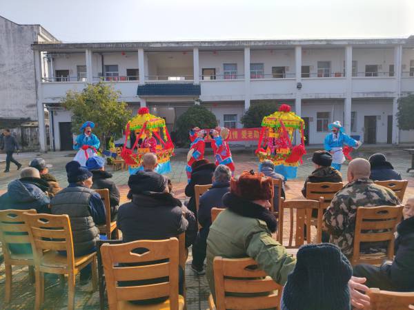 喜迎新春送温情爱老助老暖人心活动图片1_副本.png