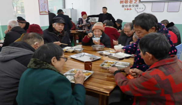 慈善暖江夏-幸福大食堂助老实践图片3_副本.png