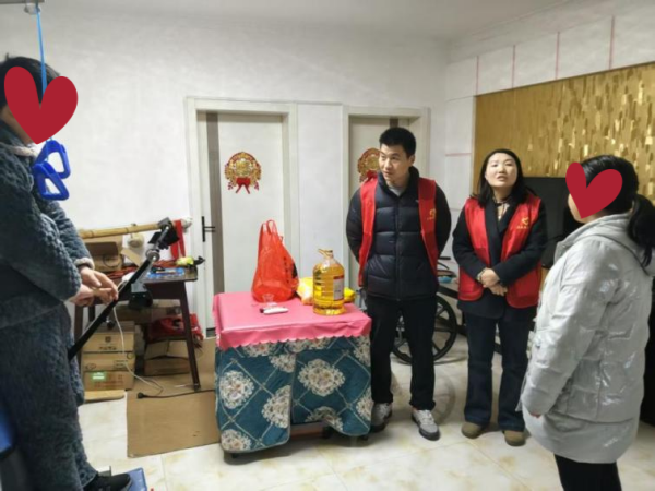 丹江口情暖困难户-慈善送温暖活动图片_副本.png
