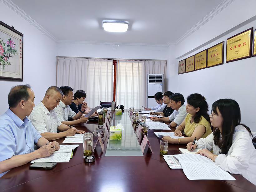 7. 刘月冬一行在安康市慈善协会座谈交流.jpg