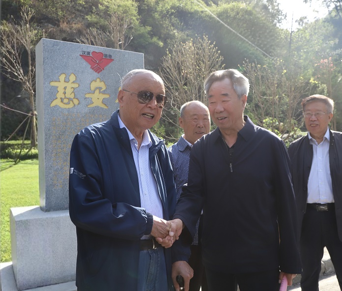 02. 徐山林见到李支文.jpg