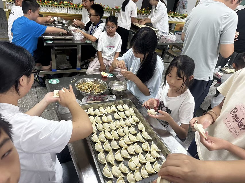 2. 夏令营.jpg 2. 夏令营.jpg