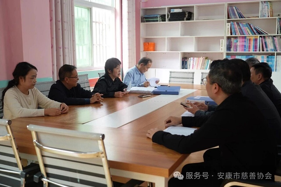 3. 马孝芳一行在旬阳市调研慈善组织关爱留守儿童工作.jpg 3. 马孝芳一行在旬阳市调研慈善组织关爱留守儿童工作.jpg