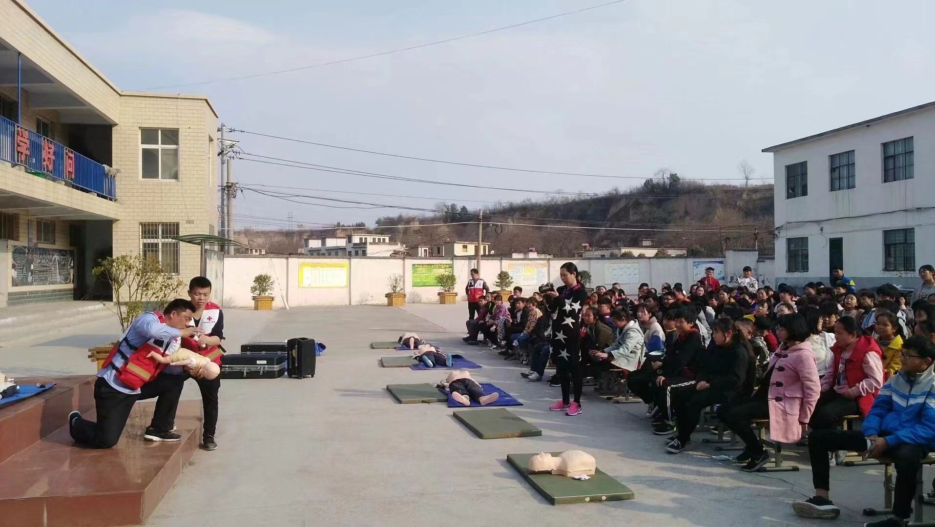 2097571879.jpg 2097571879.jpg