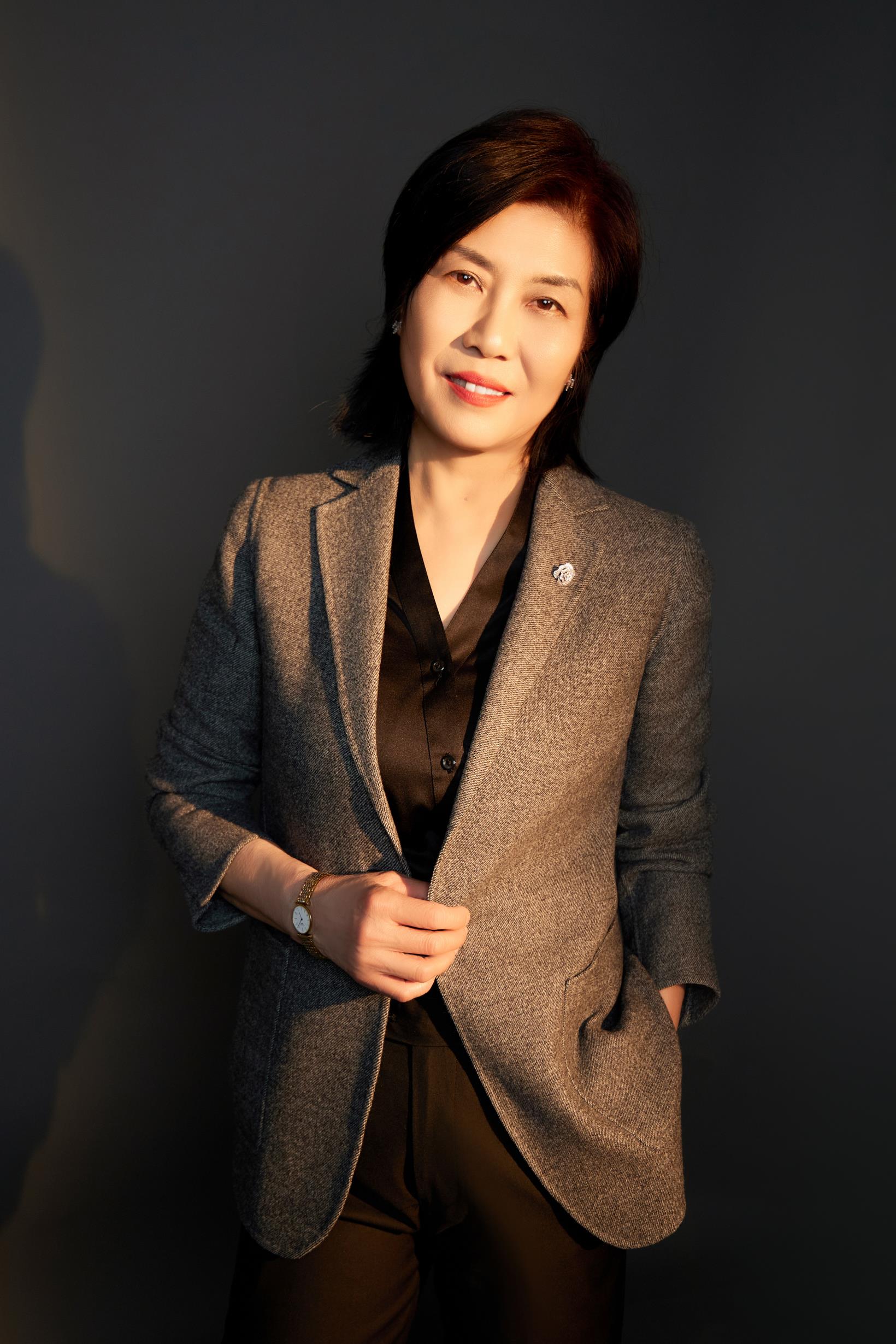 张华2.jpg 张华2.jpg