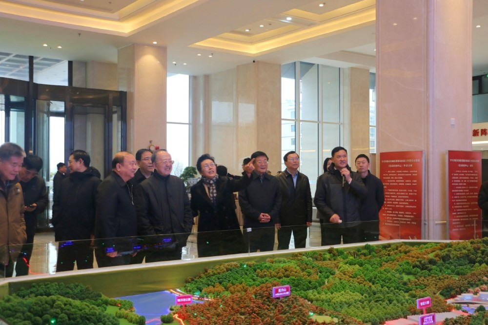 贾虎平书记讲解(1).jpg 贾虎平书记讲解(1).jpg