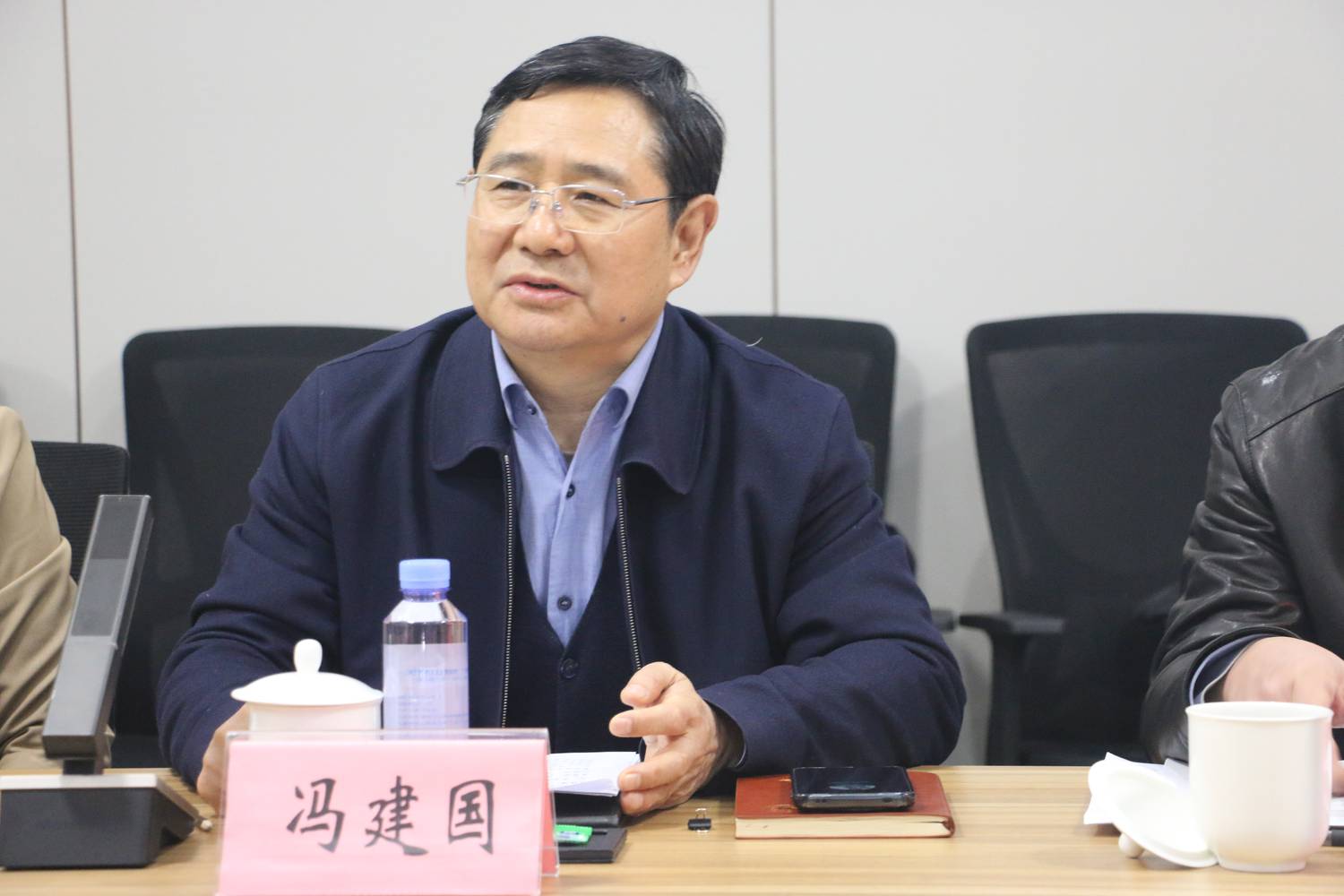 冯建国.jpg 冯建国.jpg