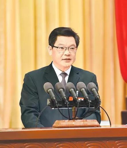 历任鹤峰县城郊区区长,区委书记等职,1993年任鹤峰县委常委,副县长