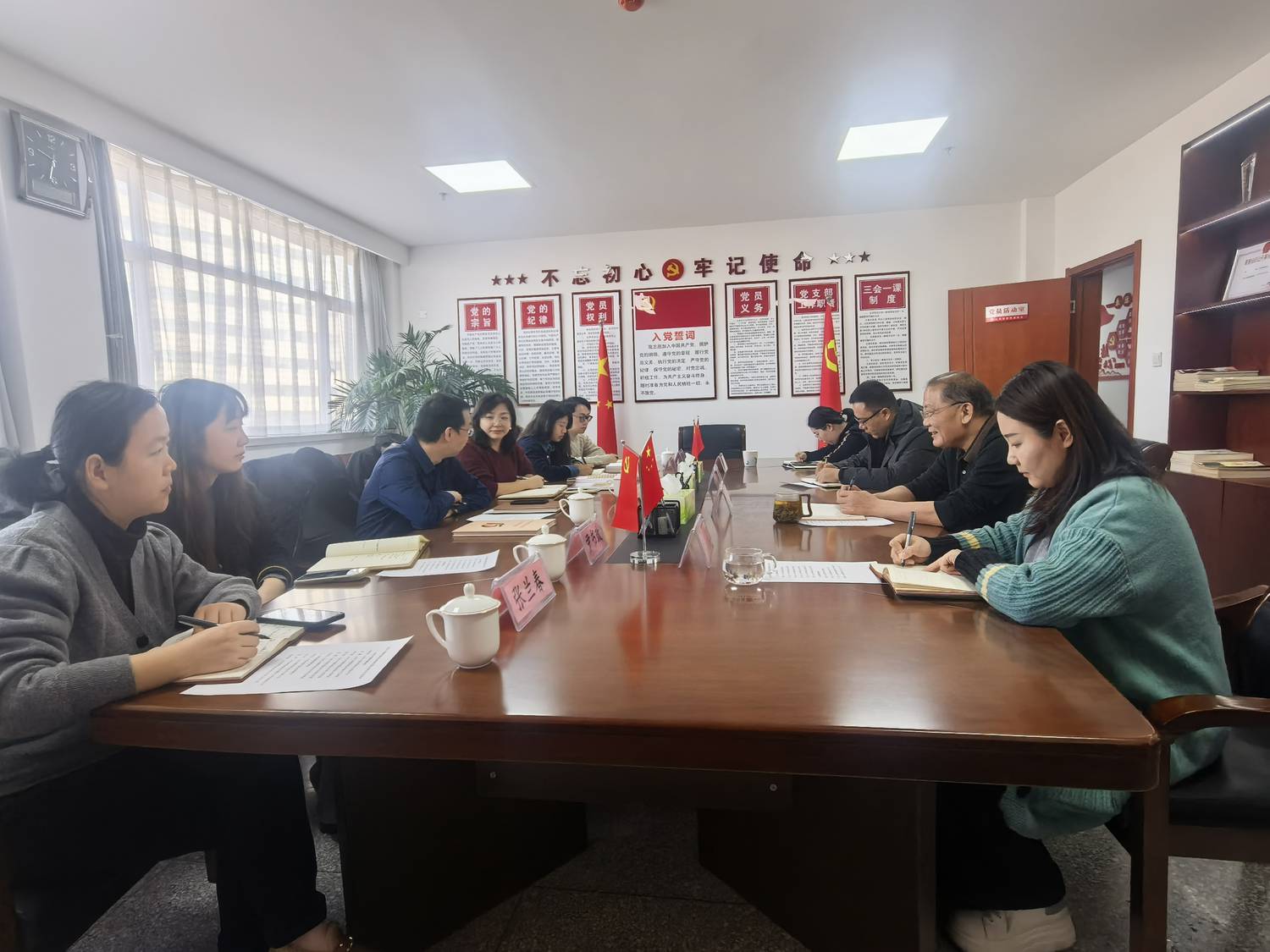 28c8fbf6e0b1c00b3660c81843a49ae4.jpg 28c8fbf6e0b1c00b3660c81843a49ae4.jpg