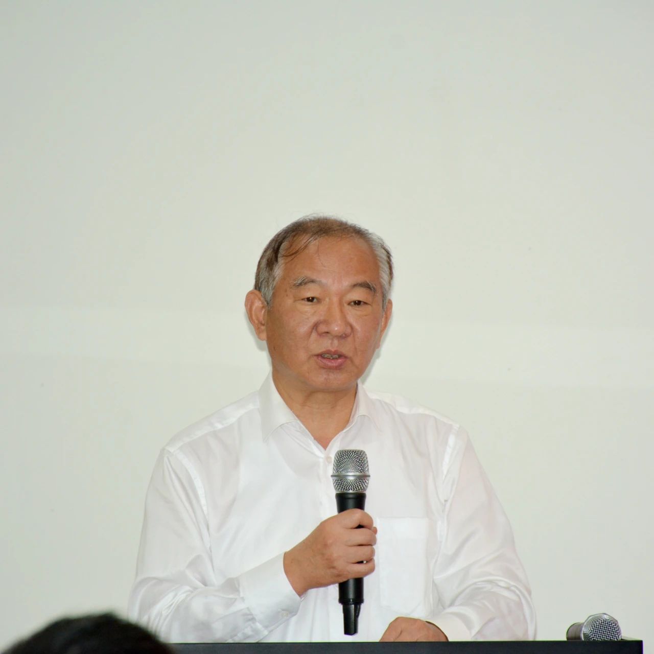 W2.jpg