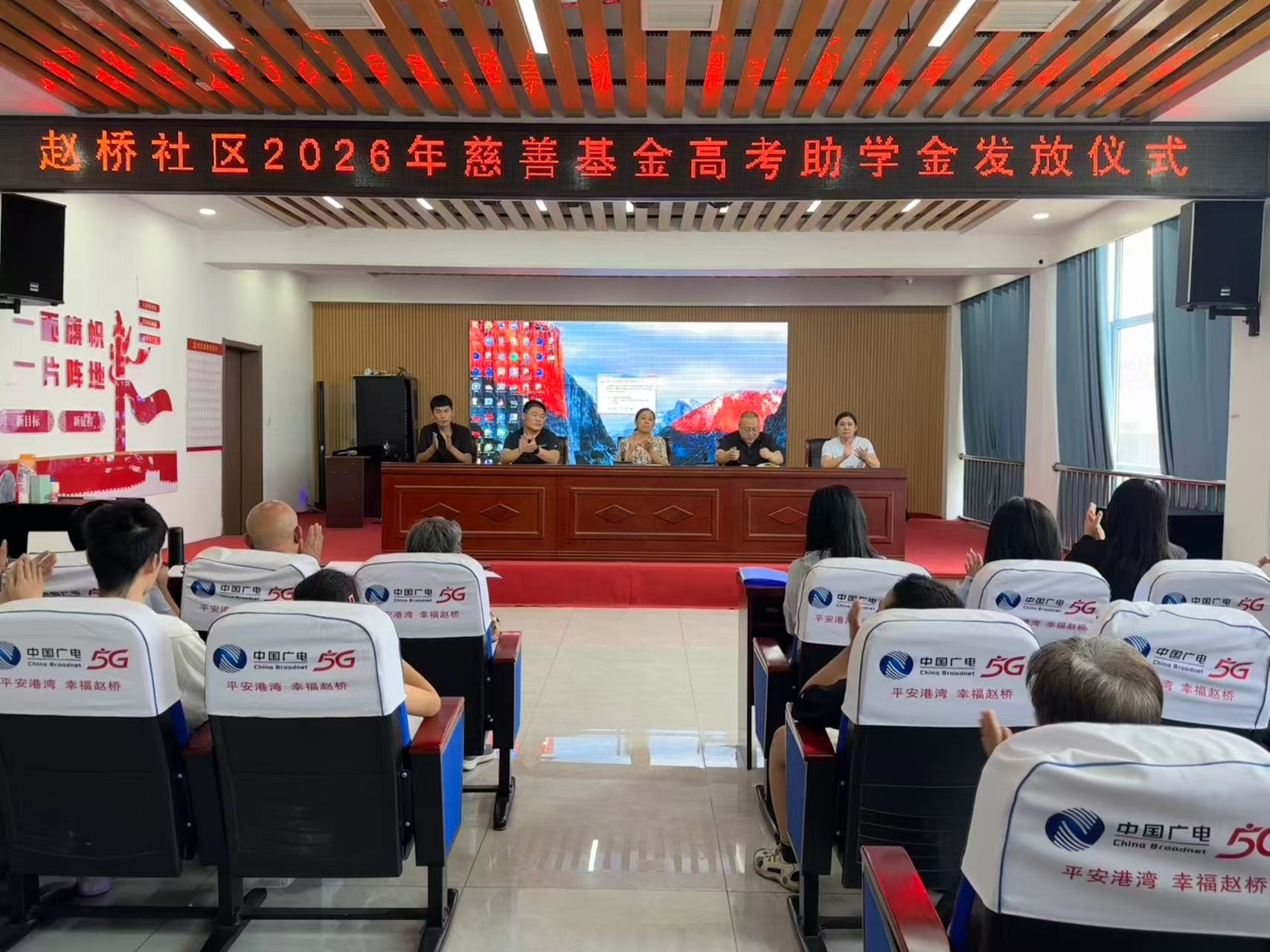 dbd3618befe8cbab700fd30a19dfc9fd.jpg