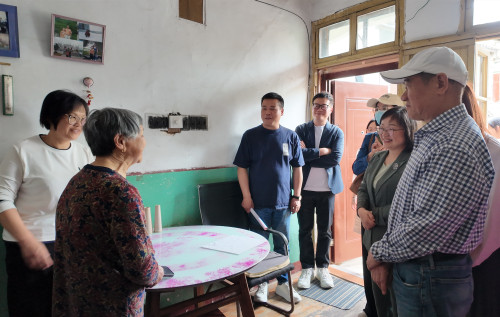 入户参观_副本.jpg
