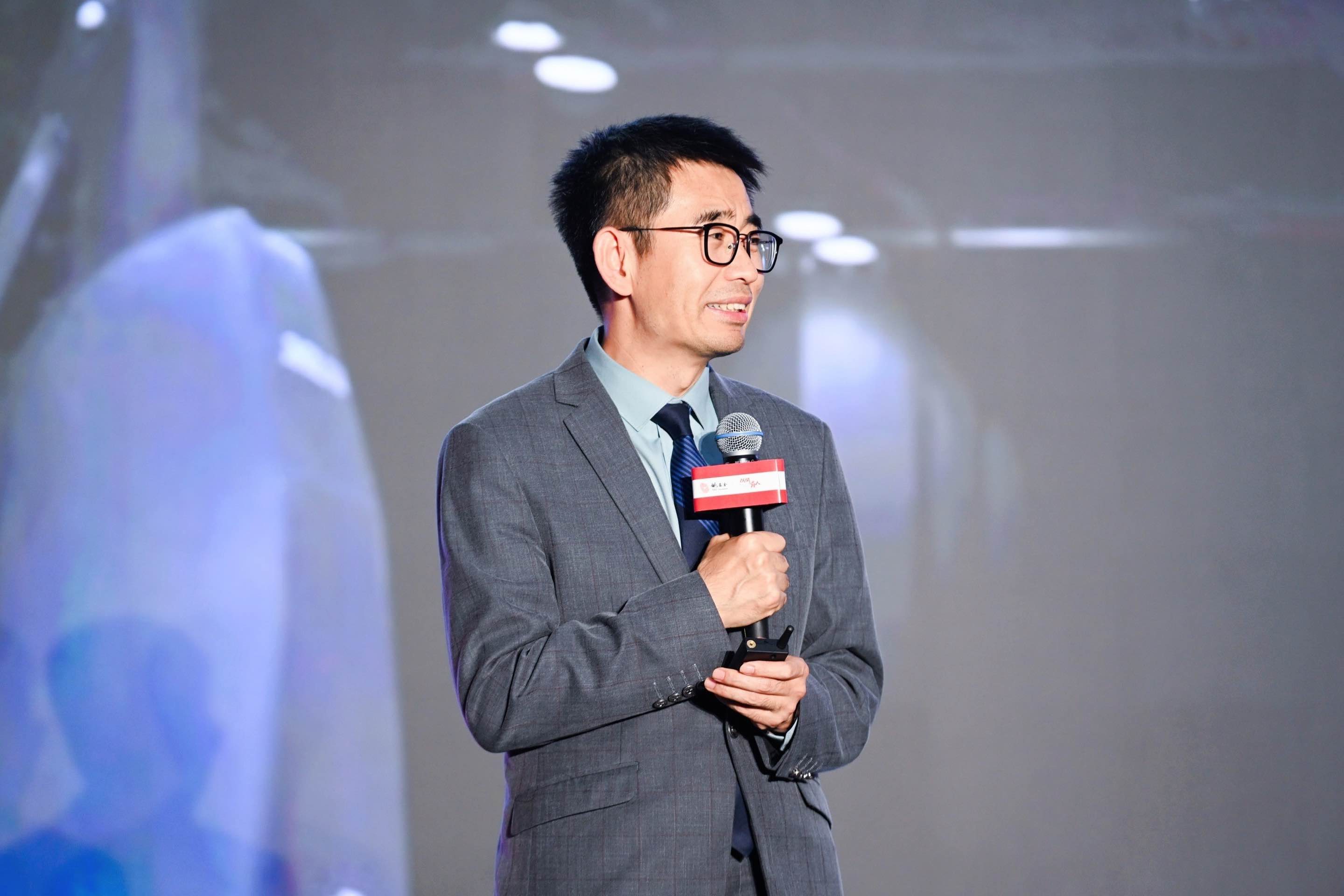 叶大伟2.jpg
