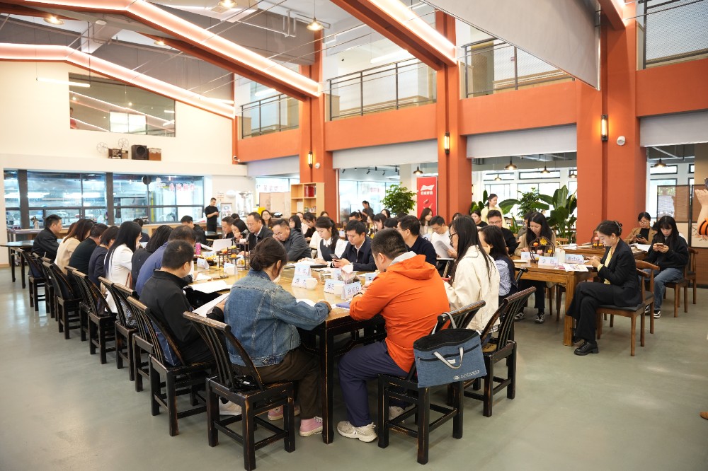 会议2.JPG