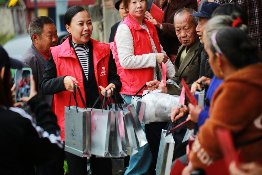 三教送温暖活动——刘洪兵 摄 (46).JPG