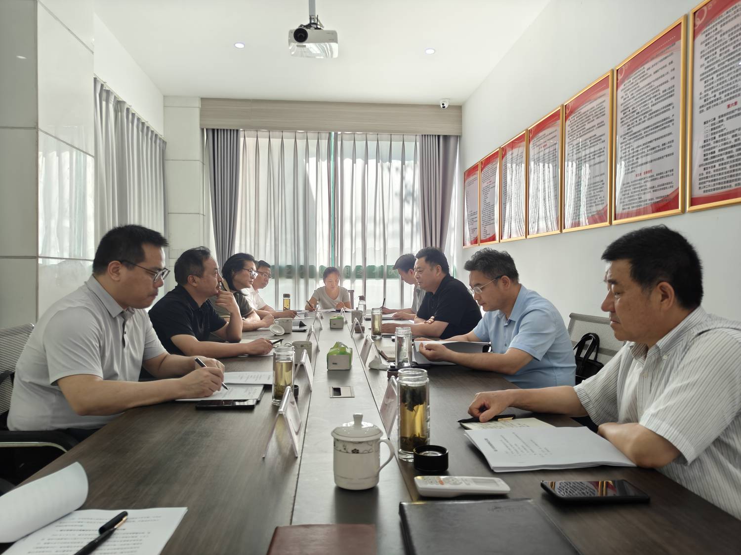 第十次常务理事会.jpg