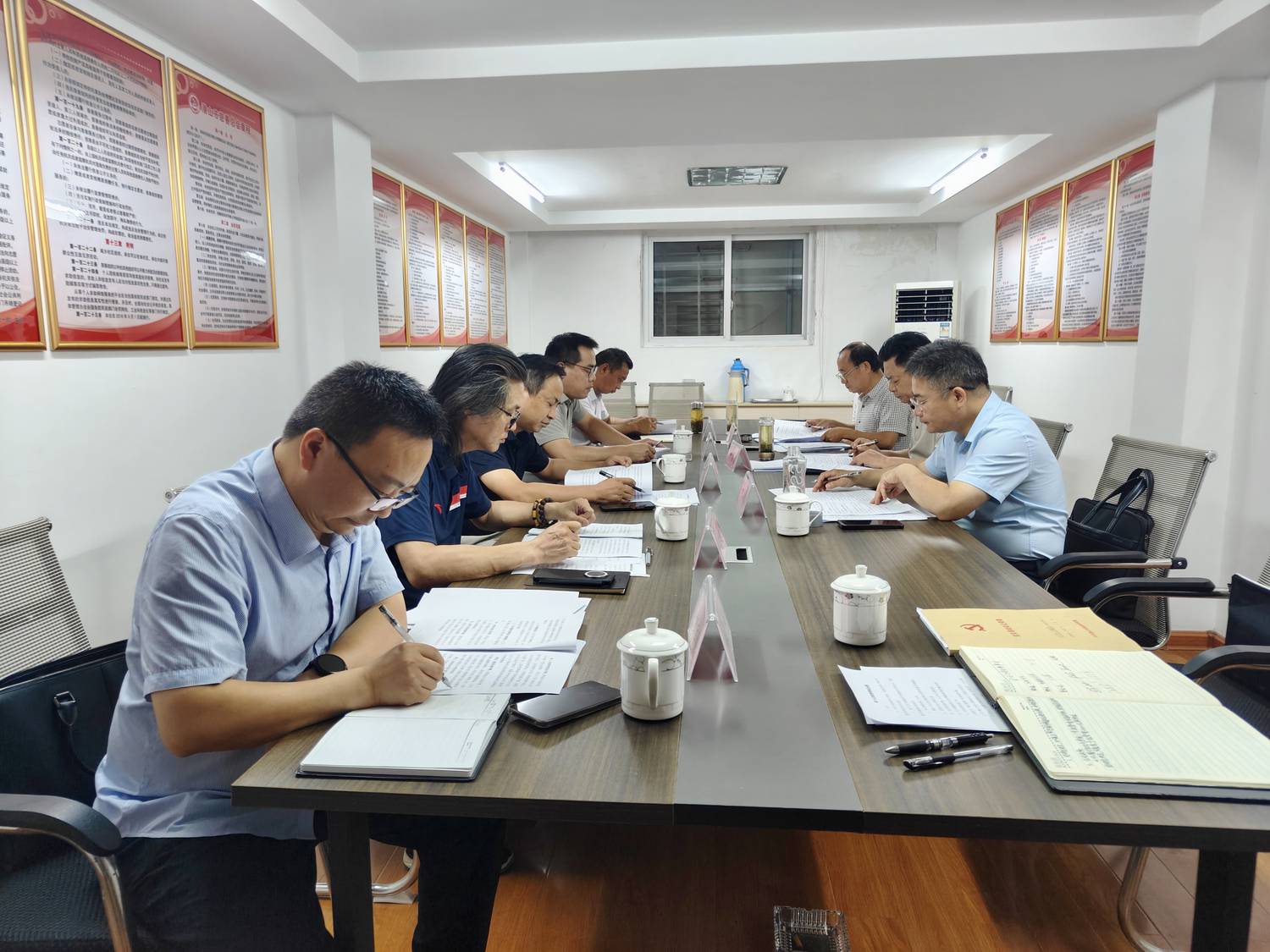 第十五次常务理事会2.jpg 第十五次常务理事会2.jpg