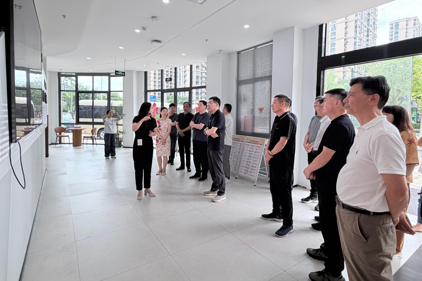 金锁社区调研(全市社区慈善工作现场会).jpg 金锁社区调研(全市社区慈善工作现场会).jpg