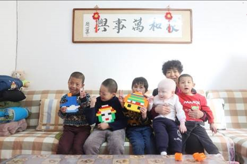 贾妈妈和她的五个孩子_副本.jpg
