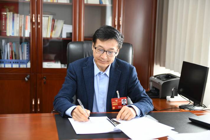 孙书记.png 孙书记.png