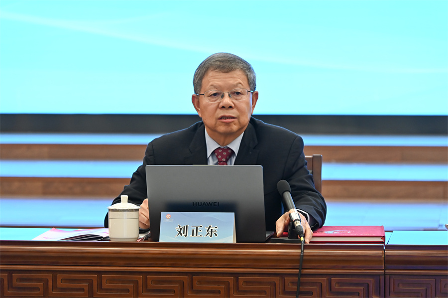 (图为刘正东作广西慈善联合总会三十周年总结和展望的讲话).jpg (图为刘正东作广西慈善联合总会三十周年总结和展望的讲话).jpg