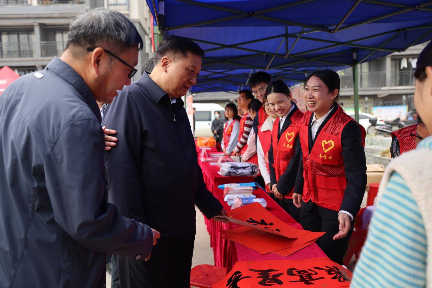 图为“迎春送福”书法展区.png 图为“迎春送福”书法展区.png