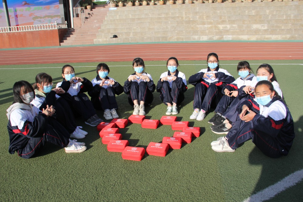 榆林市慈善协会为榆林衣恋阳光班师生捐赠550个防疫爱心包