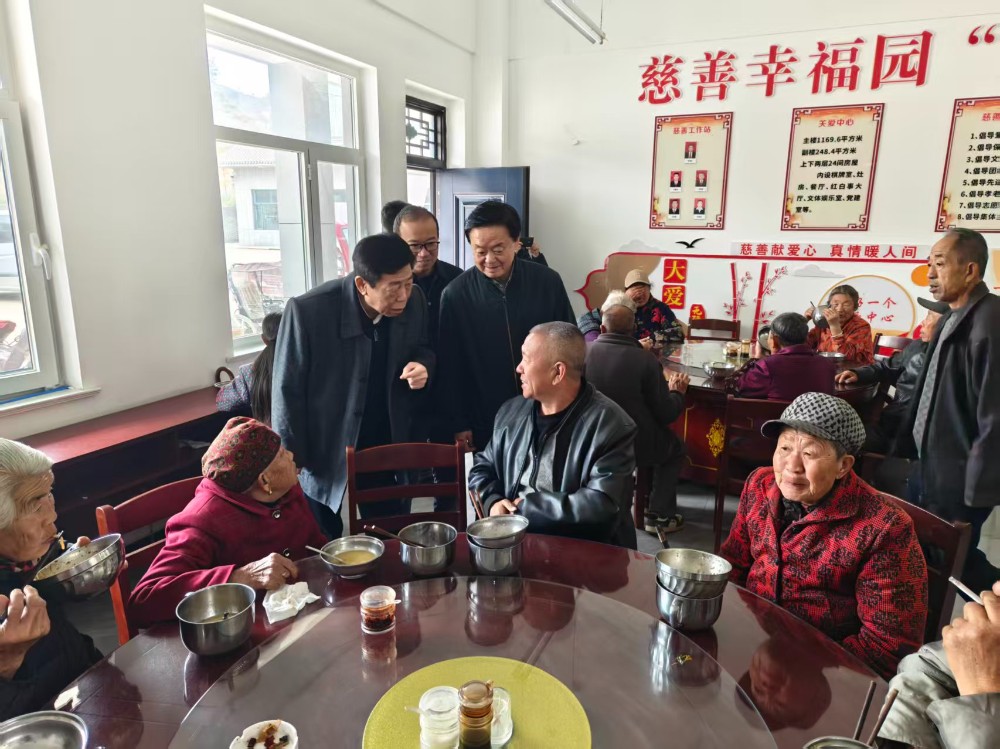 4.考察调研米脂县龙镇杜家畔村老年幸福院.jpg 4.考察调研米脂县龙镇杜家畔村老年幸福院.jpg