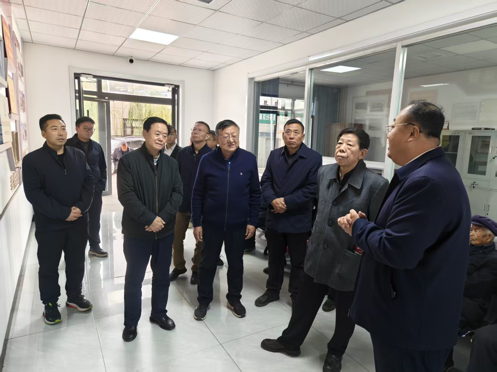 2.在神木市孙家岔镇柠条塔村老年幸福院实地考察调研.jpg 2.在神木市孙家岔镇柠条塔村老年幸福院实地考察调研.jpg