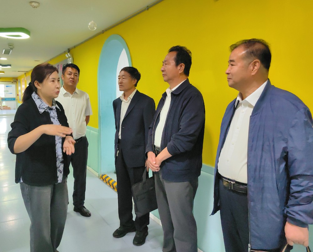 协会领导参观特殊教育学校.jpg 协会领导参观特殊教育学校.jpg