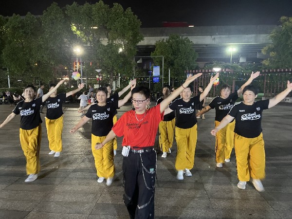 14814117098569_副本.jpg