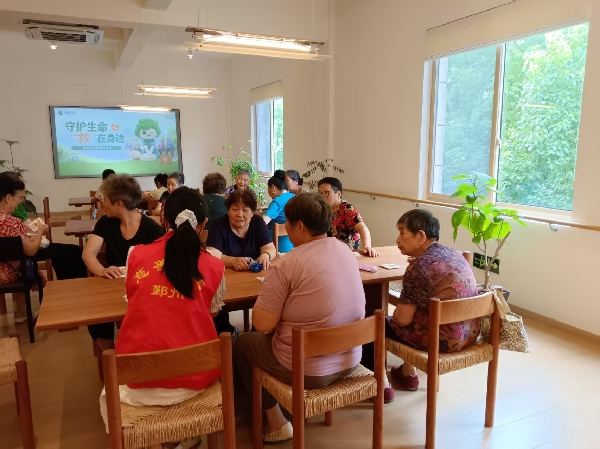 夏日急救护安康 暖心守护夕阳红(1)_副本.jpg 夏日急救护安康 暖心守护夕阳红(1)_副本.jpg