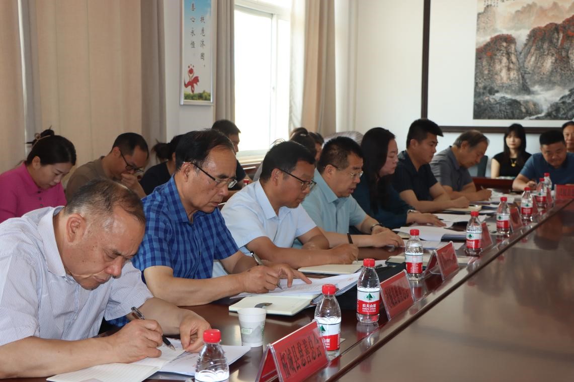 市慈善总会第一副会长陈向阳,常务副会长