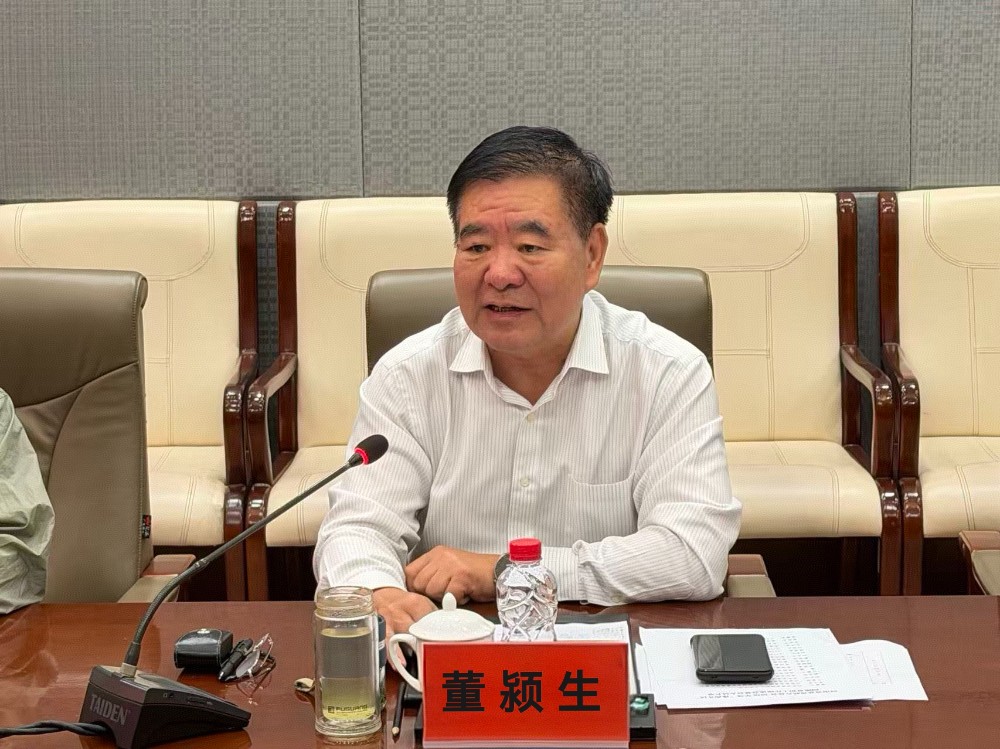 董会长.jpg 董会长.jpg