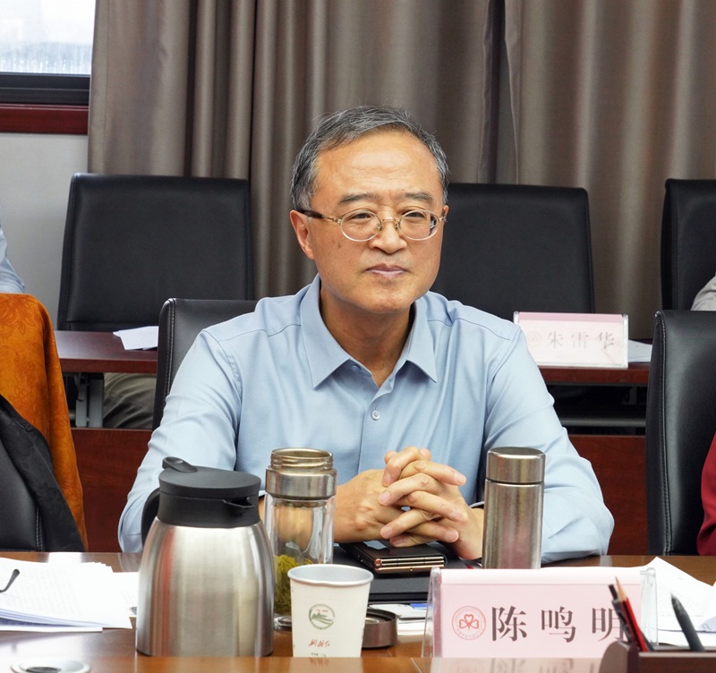 去掉后面两人 (1)_00000.jpg