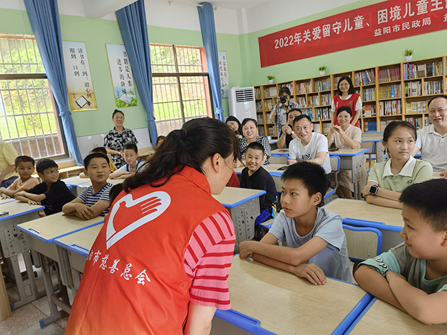 7月8日 新桥河镇七家村小学-市慈善总会-关爱留守儿童、困境儿童志愿服务活动 (2)-1.jpg